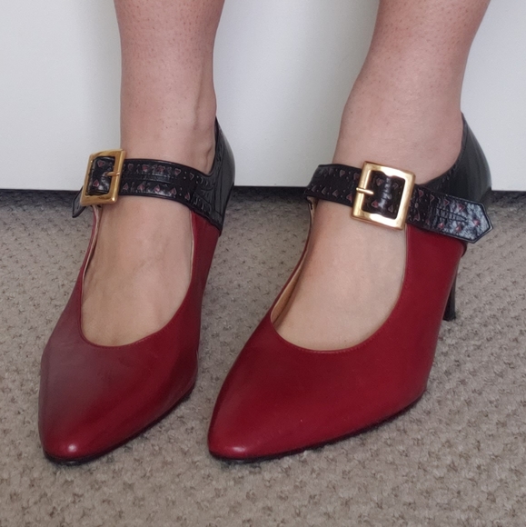 Vintage Moschino heels - Picture 14 of 15